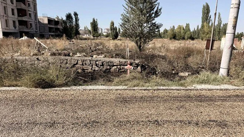 Otları yakmak isterken alevlerin arasına düştü