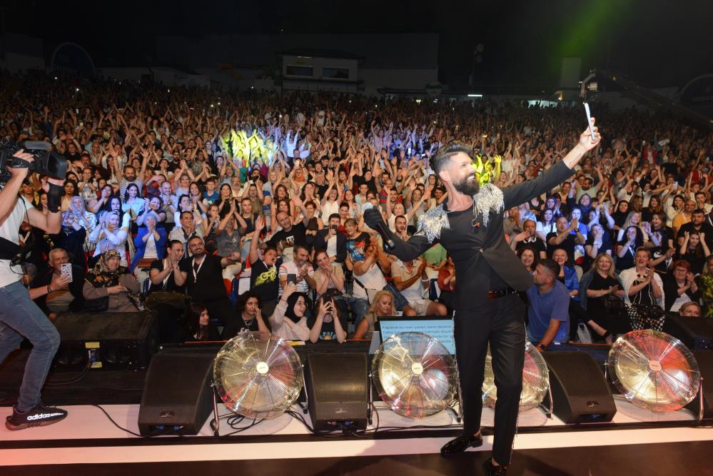 Mehmet Çevik’ten Bursa’da ücretsiz konser Mehmet Çevik’ten Bursa’da ücretsiz konser