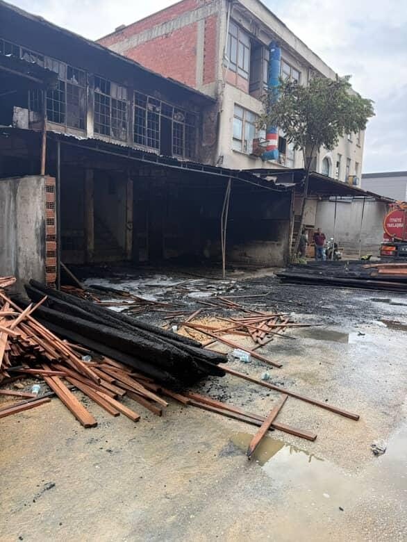 Bursa’da bu imalathane küle döndü