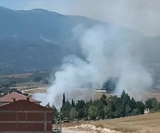 Bursa’da panik yaratan yangın! Bursa’nın İnegöl ilçesinde çıkan anız yangını mahalle sakinlerinde paniğe neden
