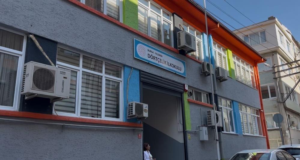 Bursa’daki ilkokulda dehşet; Öğrencinin parmağı koptu