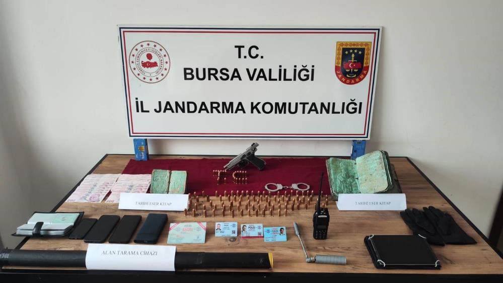 Bursa’da 5 milyon dolara satılmak istenen İncil ve Tevrat…