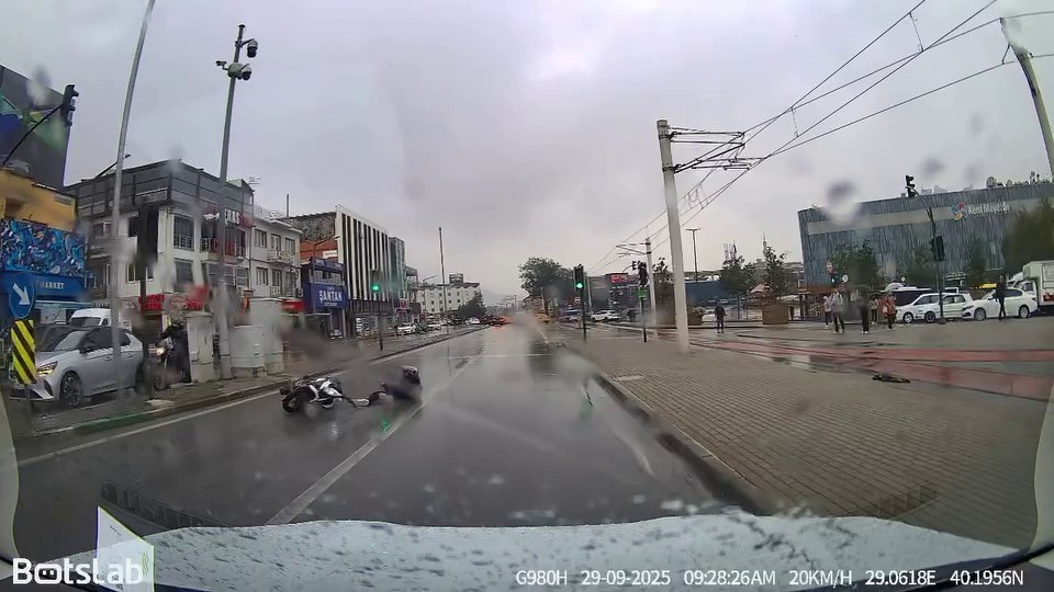 Bursa’nın merkezinde drift atan motorcuya bakın ne oldu!