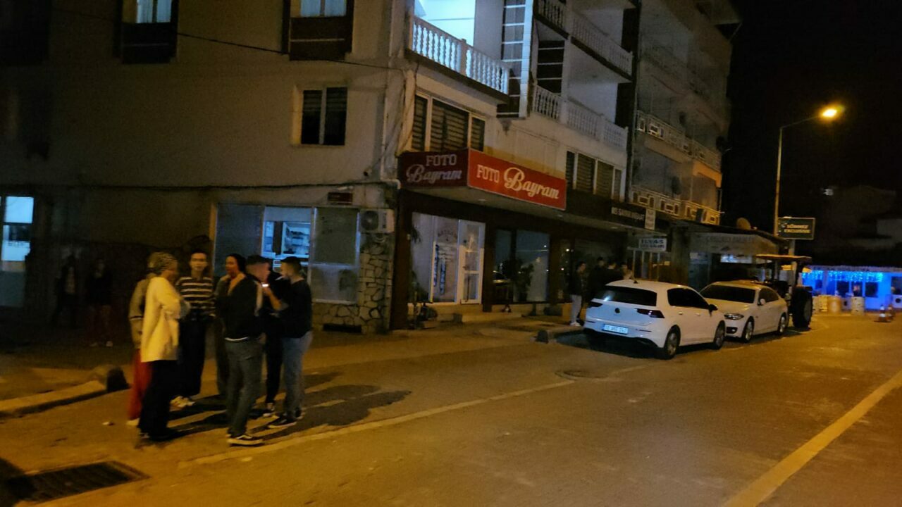 Balıkesir’de korkutan deprem! Bursa’da da hissedildi