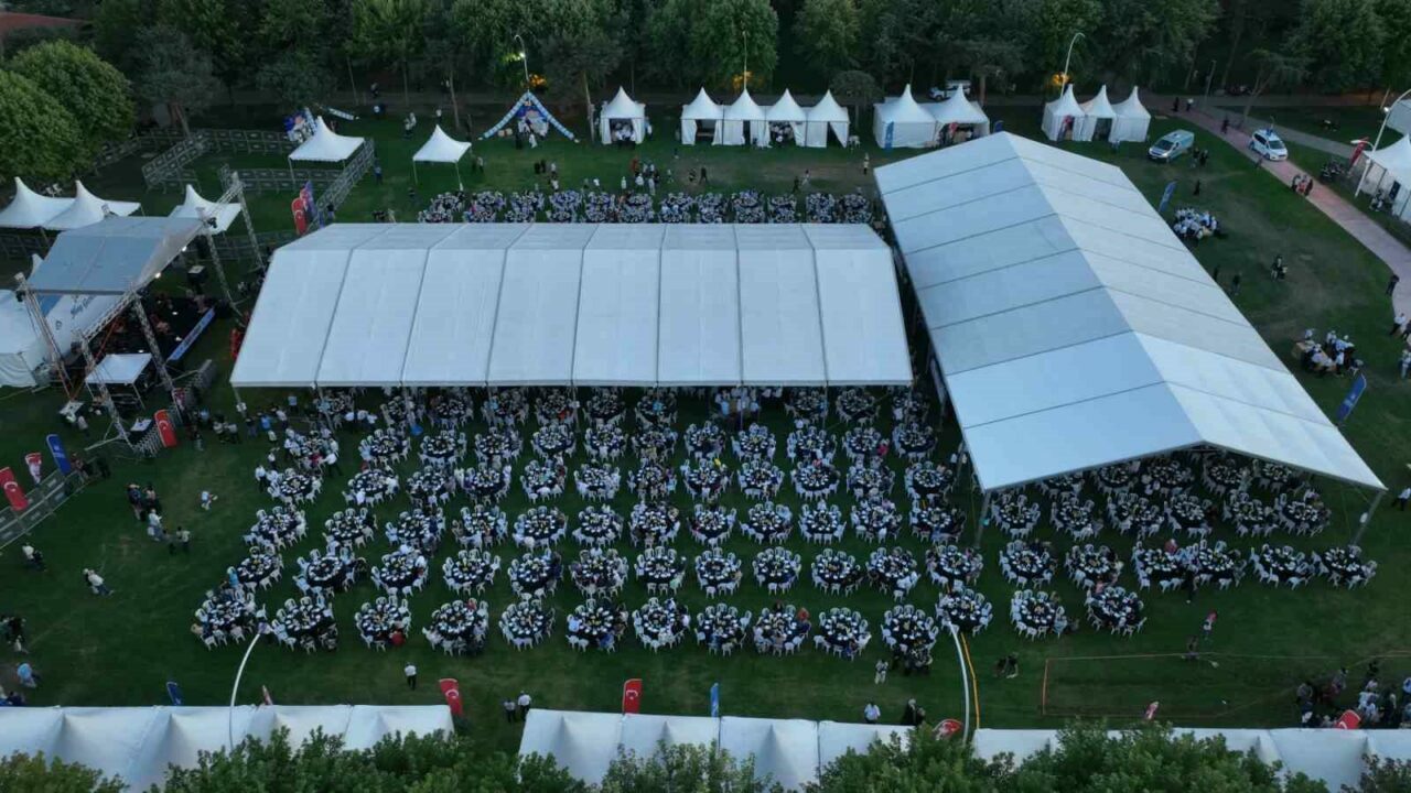 Bursa’da toplu sünnet şöleni Bursa’da toplu sünnet şöleni