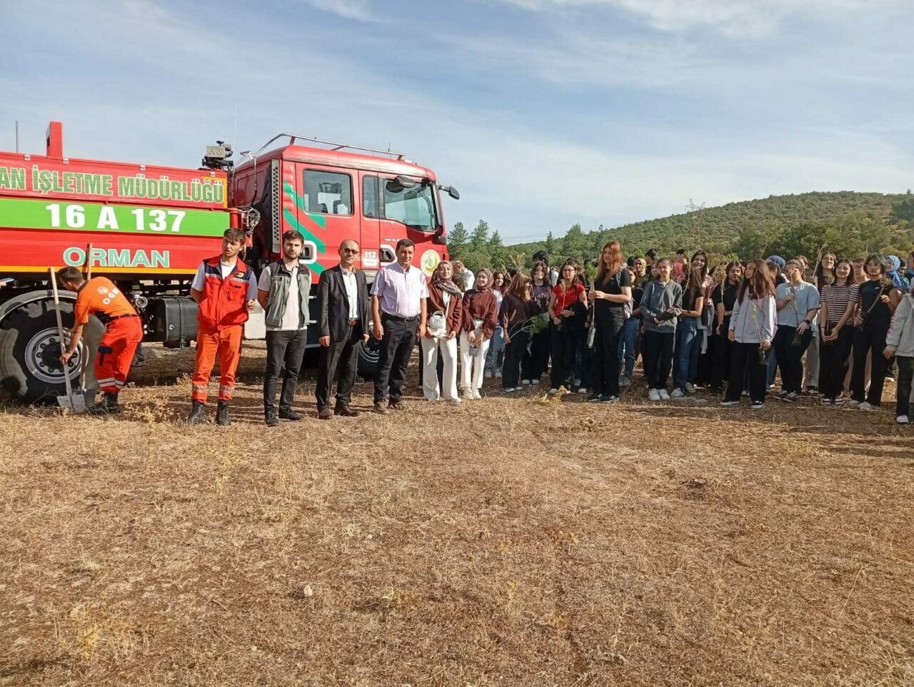 Bursa Orhaneli’de fidan dikme etkinliği Bursa Orhaneli’de fidan dikme etkinliği