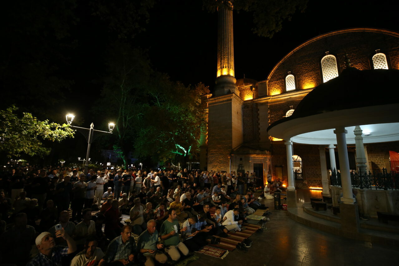 Bursa’daki camilerde Mevlit Kandili yoğunluğu