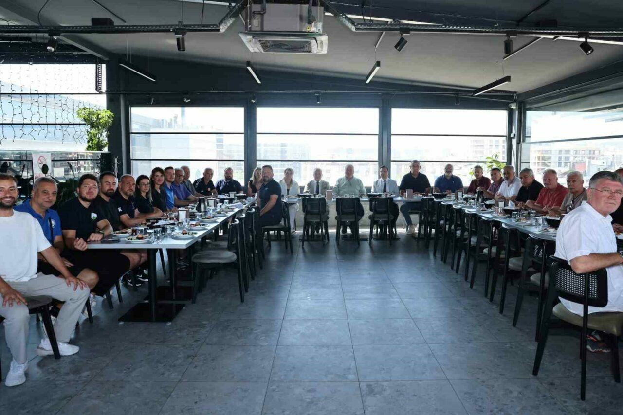 Bursa voleybolu için önemli zirve