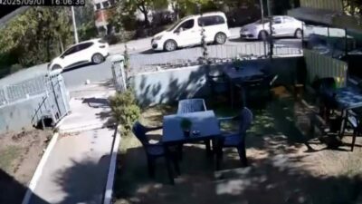 Bursa’da 3 aracın karıştığı kaza kamerada!