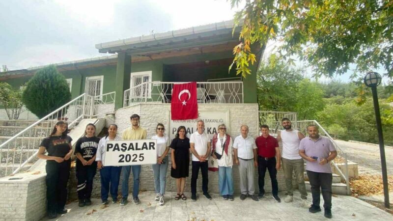 Bursa’da 42 yıldır sürüyor! 15 milyon yıllık geçmişe ışık tutacak Bursa’da 42 yıldır devam eden paleontolojik kazı Anadolu’nun 15 milyon