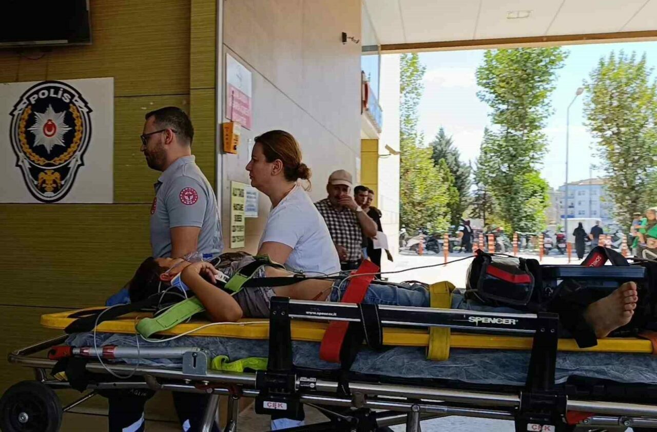 Bursa’da balkondan düşen çocuk ağır yaralandı Bursa’da balkondan düşen çocuk ağır yaralandı