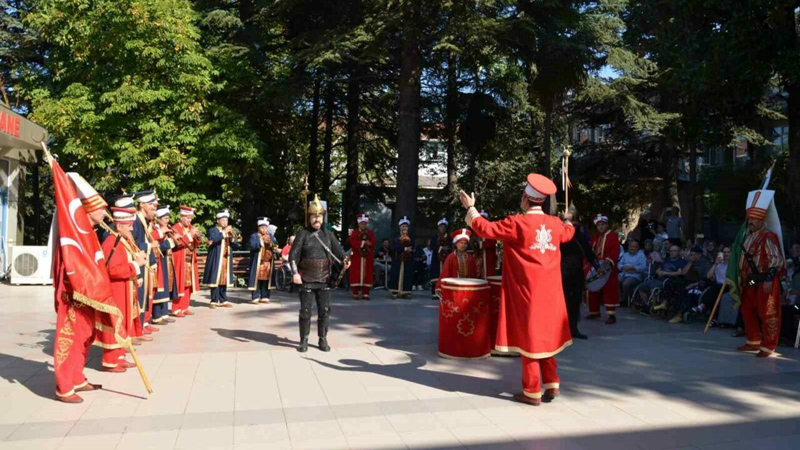 Bursa’da hastalar mehter takımı ile moral buldu