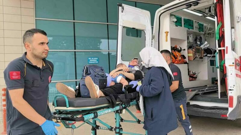 Bursa’da kaza: 2’si çocuk 4 yaralı Bursa’nın İnegöl ilçesinde meydana gelen kazada kontrolden çıkan otomobil kafenin