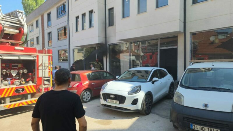 Bursa’da korkutan yangın Bursa'nın İnegöl ilçesinde iş yerinin deposunda çıkan yangın söndürüldü.