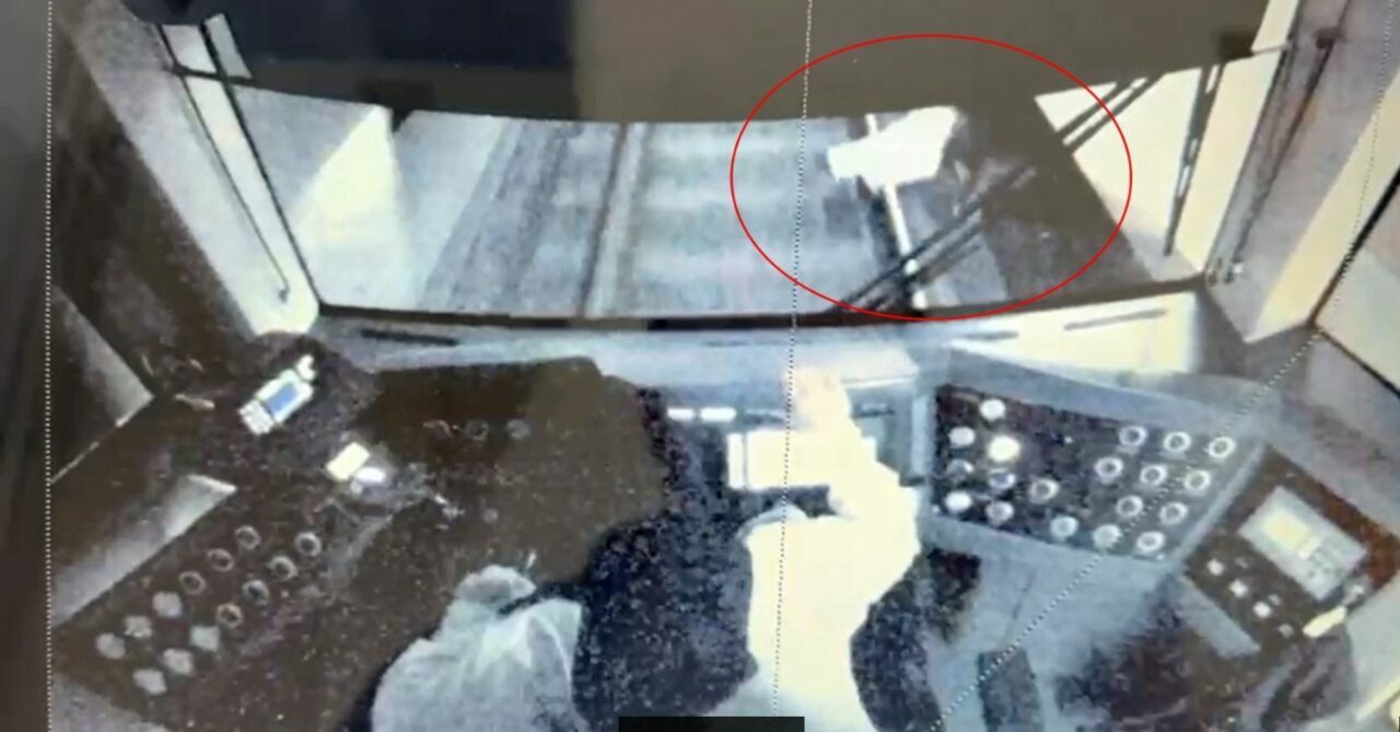 Bursa’da öğrencilerin şakalaşması kötü bitti! Metrodaki o anlar kamerada