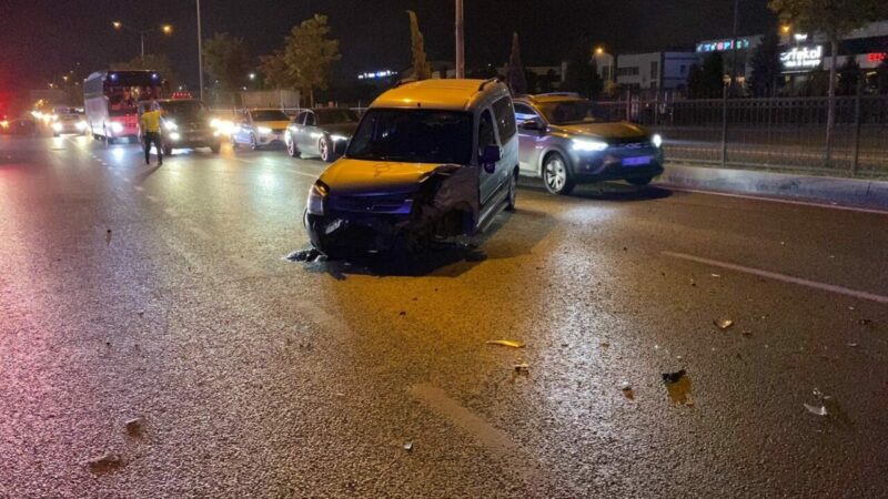 Bursa’da trafik kazası Bursa'nın İnegöl ilçesinde hafif ticari araç ile otomobilin çarpıştığı kazada