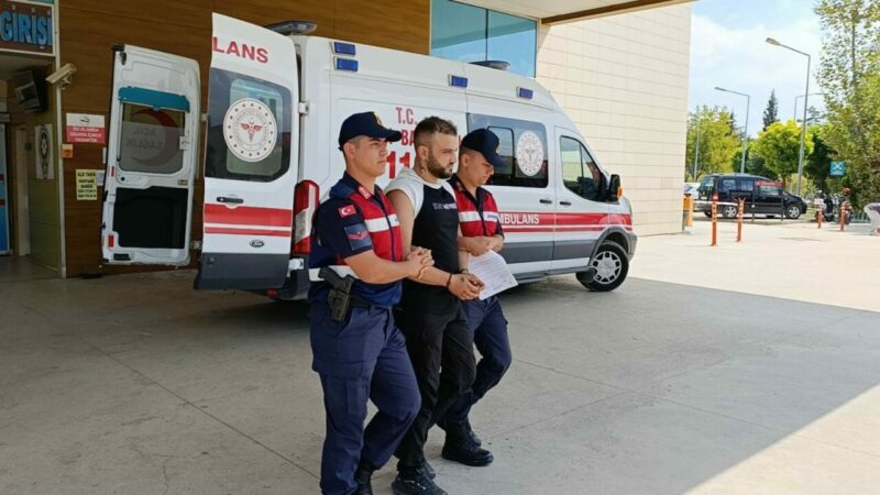 Bursa’da uyuşturucu taciri suçüstü yakalandı Bursa’nın İnegöl ilçesinde Jandarma komutanlığı ekipleri uyuşturucu tacirini suçüstü yakaladılar.