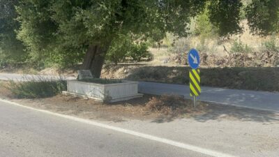 Bursa’da yol ortasında mezar! Görenler şaşkına dönüyor