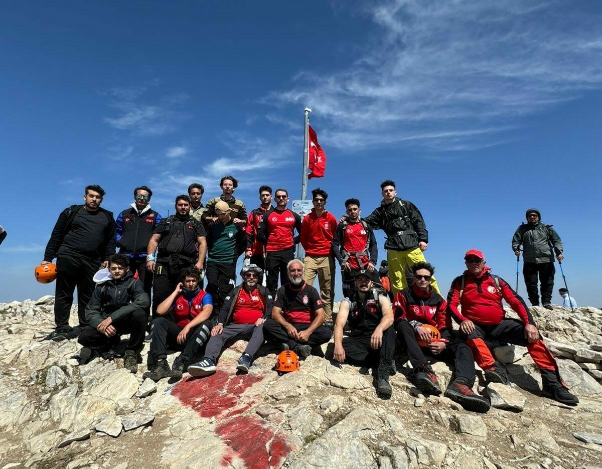 Bursa’da zaferi zirvede kutladılar