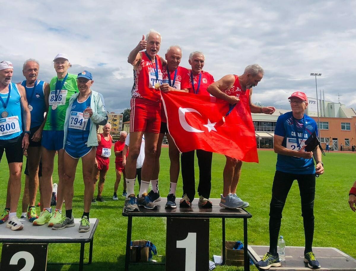 Bursalı master atletten 4 madalya Bursalı master atletten 4 madalya