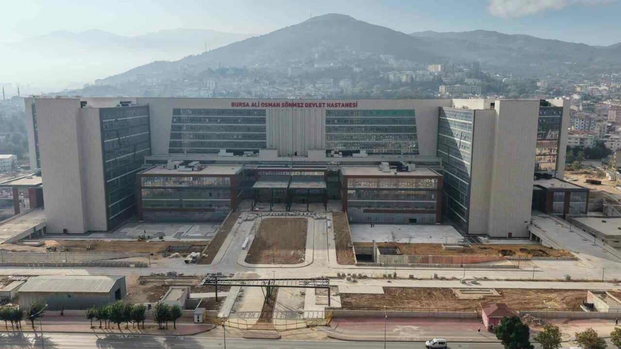 Bursa’nın dev hastanesi açılış için gün sayıyor