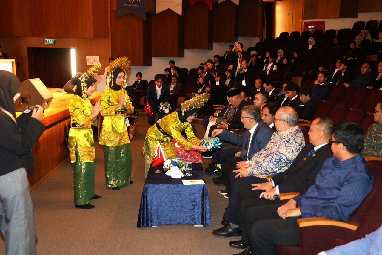 Bursa Uludağ Üniversitesi’nde Endonezya günü Bursa Uludağ Üniversitesi’nde Endonezya günü