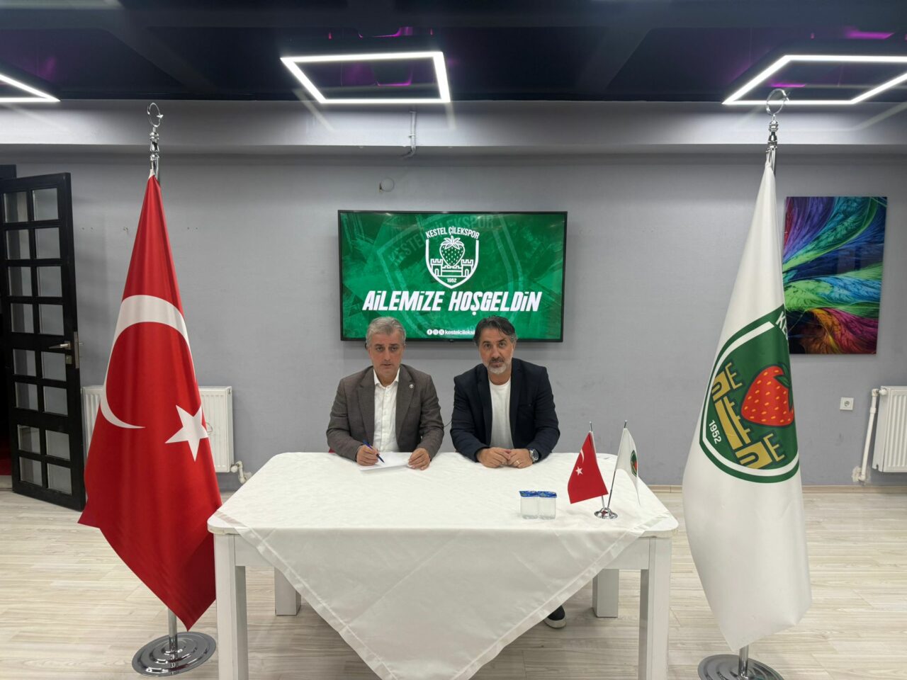 3.Lig'deki Bursa ekibine yeni hoca! İmzalar atıldı... 1 d3888017 8714 42b8 9b27 dbdc13114f8e