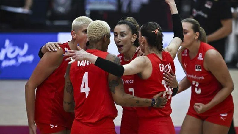 A Milli Kadın Voleybol Takımı, 2025 FIVB Dünya Şampiyonası'nda Japonya'yı