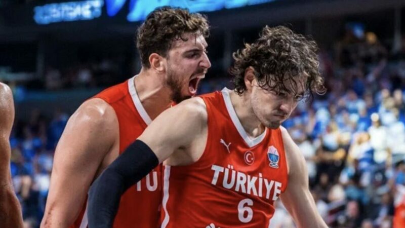 A Milli Erkek Basketbol Takımı, EuroBasket yarı finalinde Yunanistan'ı mağlup