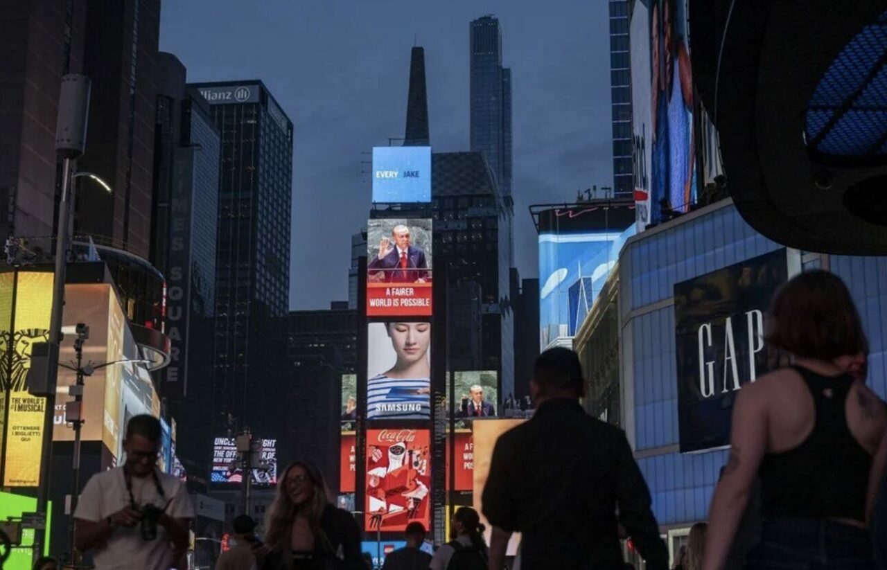 Cumhurbaşkanı Erdoğan’ın sözü Times Meydanı’nda