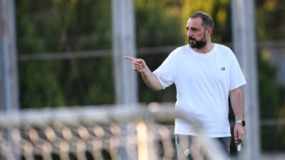 Bursaspor’un eski hocası yeni kulübüne imza attı!