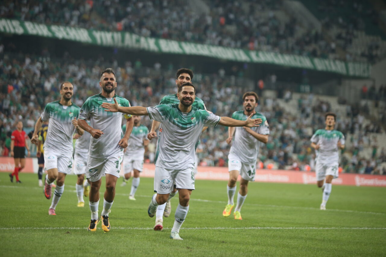 Bursaspor’da şok sakatlık! Bursaspor’da şok sakatlık!