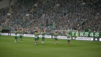 Bursaspor-Arnavutköy maçının taraftar sayısı açıklandı! İşte muhteşem görüntüler…