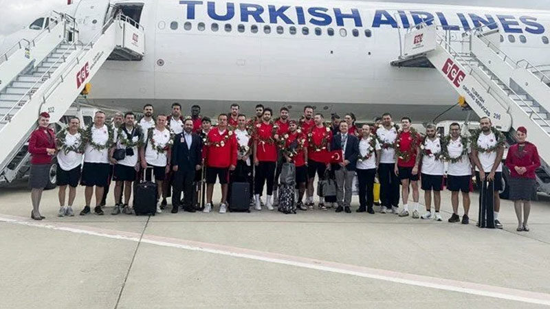 Avrupa Şampiyonası finalinde Almanya'ya 88-83 kaybedip ikinci olan A Milli