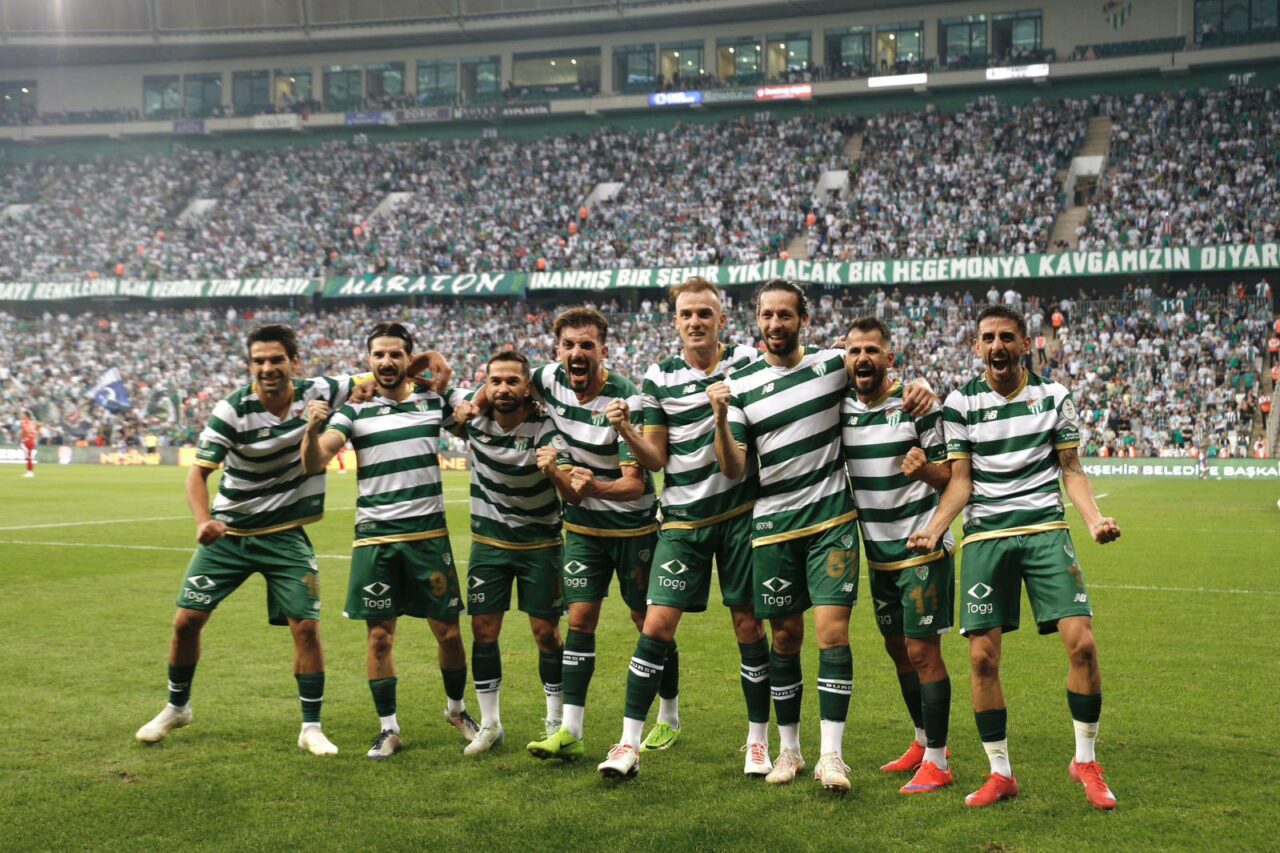 Bursaspor’un göğüs reklamı niye yok? Bursaspor’un göğüs reklamı niye yok?