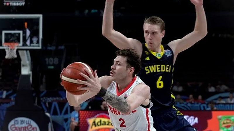 A Milli Basketbol Takımı, Avrupa Basketbol Şampiyonası'nda çeyrek finale yükseldi.