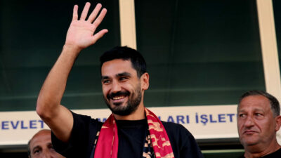 Galatasaray'ın Manchester City'den kadrosuna katmak için görüşmelere başladığı İlkay Gündoğan'a