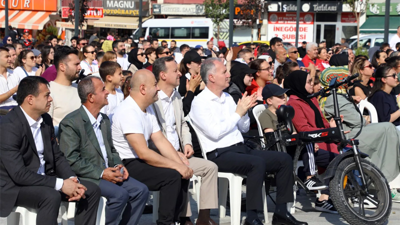 İnegöl tribününden millilere tam destek