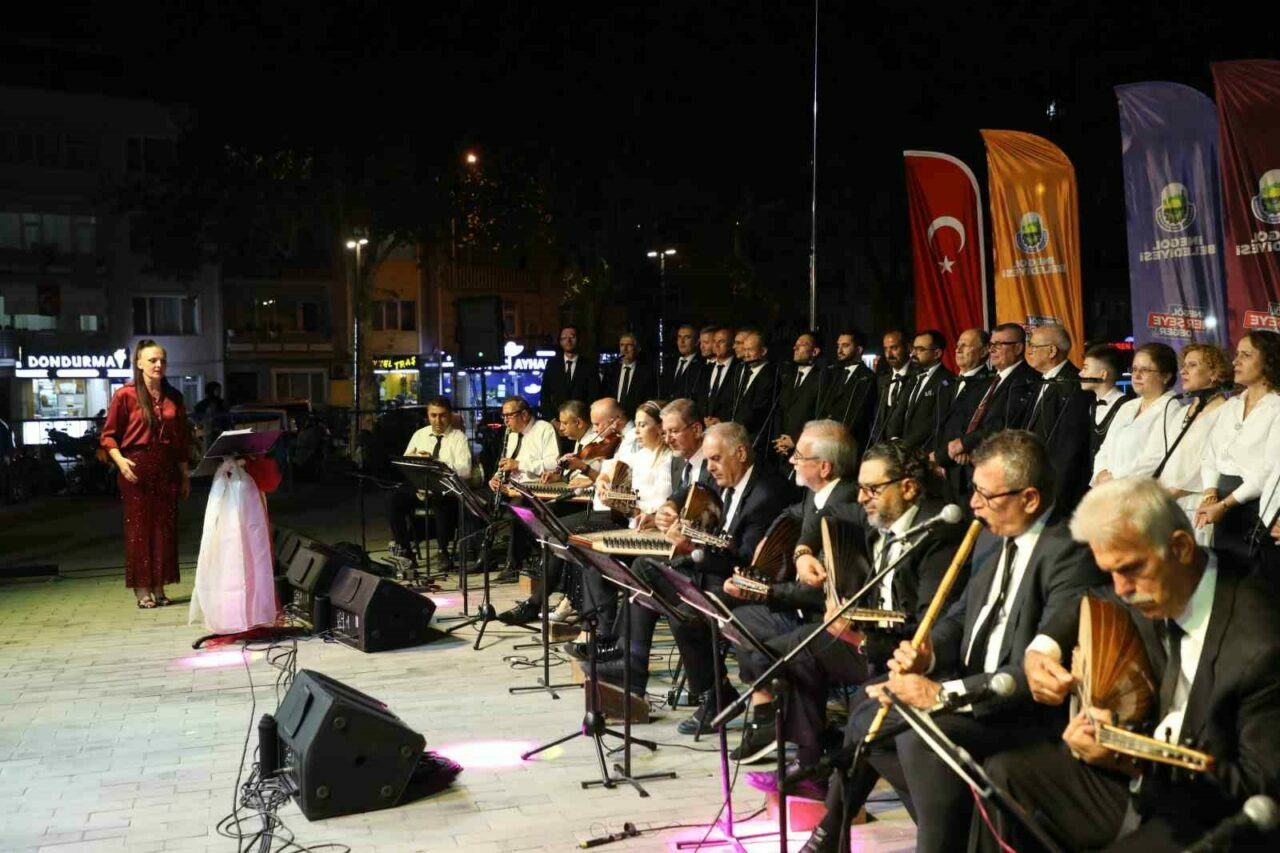 İnegöl Belediyesi TSM korosundan muhteşem konser