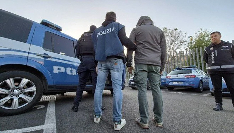 Türk çeteleri İtalya’yı karıştırdı Türk çeteleri İtalya’yı karıştırdı