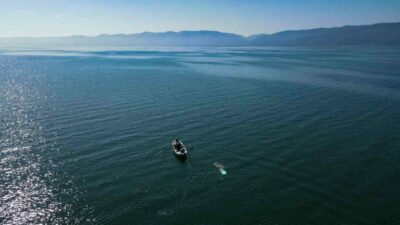 İznik Gölü’ndeki kuraklığa böyle dikkat çekti!