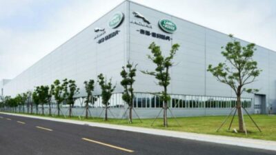 Dev otomobil markası üretimi durdurdu