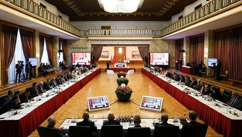 Komisyon heyeti İmralı’ya gitti Komisyon heyeti İmralı’ya gitti