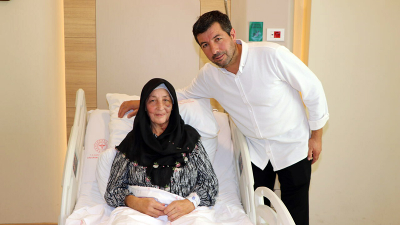 Konuşmayı unutturan tümörden kurtuldu