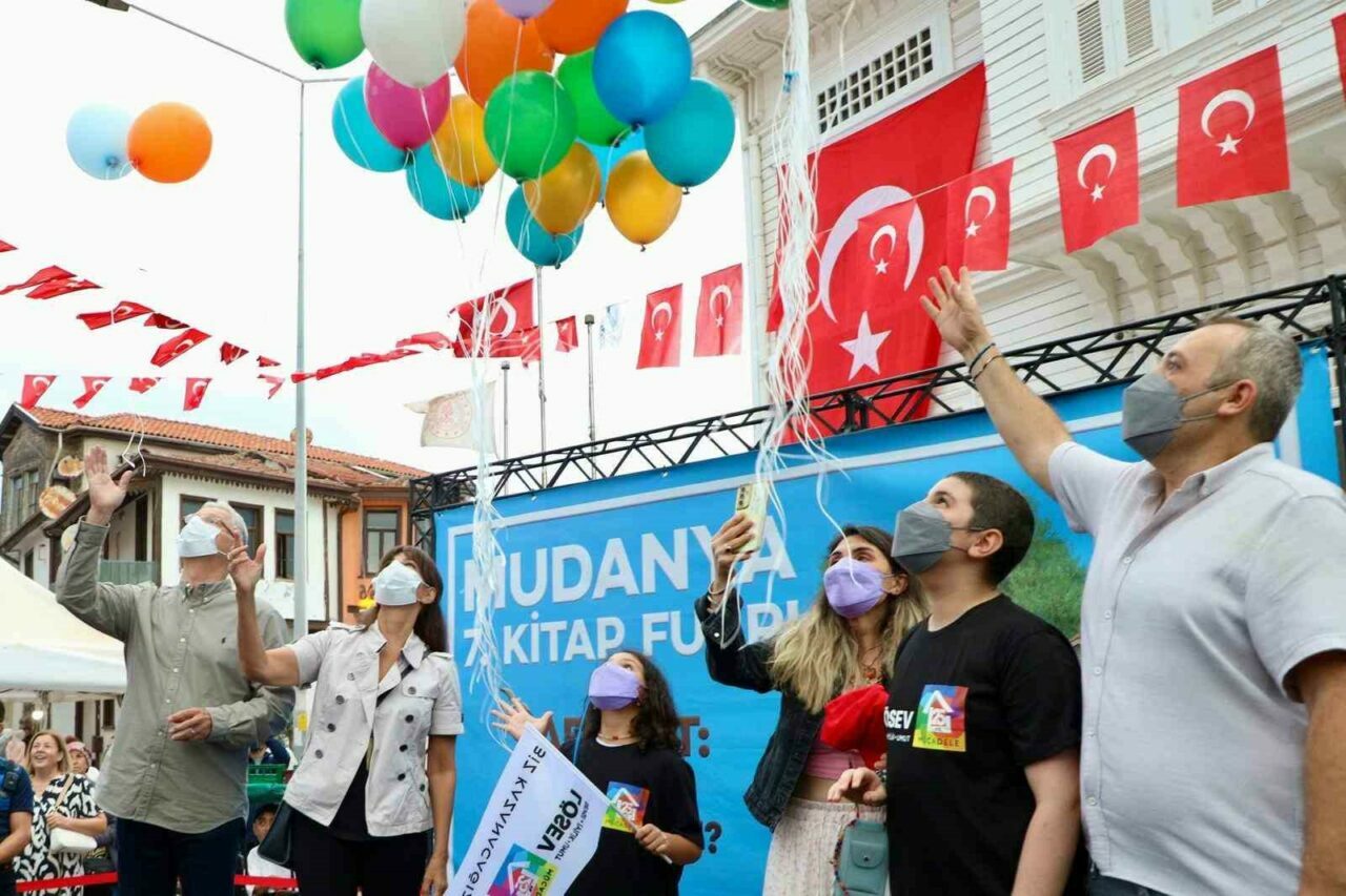 Bursa’da en anlamlı etkinlik! Binlerce balon onun için uçtu…