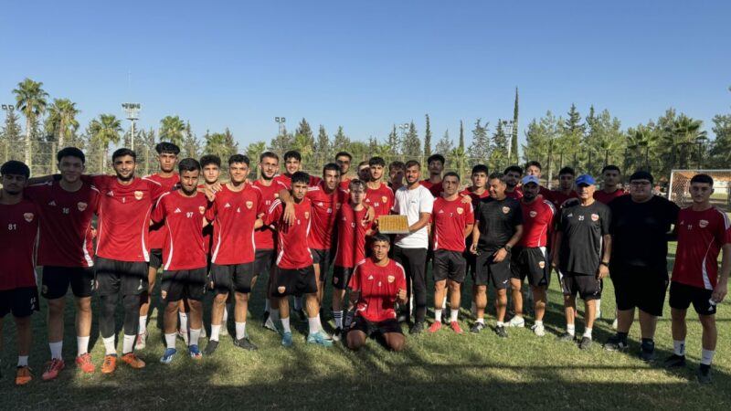 Bursaspor’un bu haftaki rakibi maça çıkacak mı? Taraftarlardan çağrı var… Bursaspor’un yarın deplasmanda karşılaşacağı Adanaspor’da mali kriz giderek derinleşiyor.