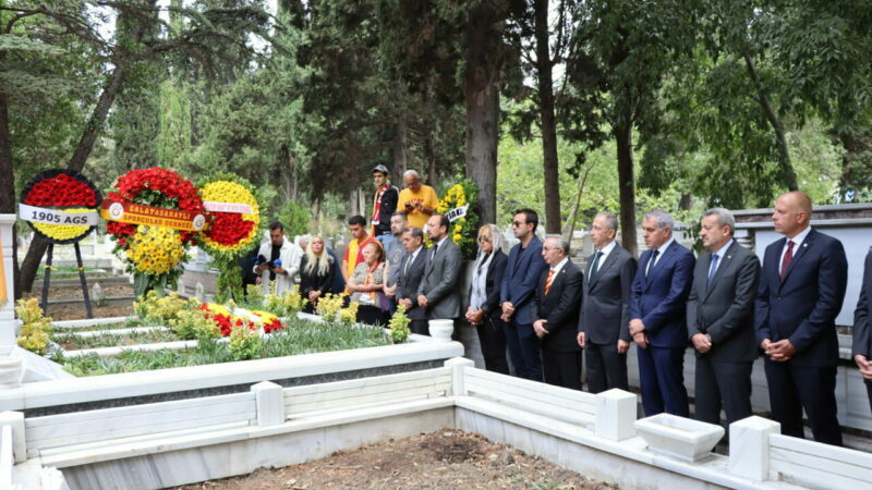 Metin Oktay, kabri başında anıldı Türk futbolunun ve Galatasaray'ın unutulmaz efsanesi "Taçsız Kral" lakaplı Metin