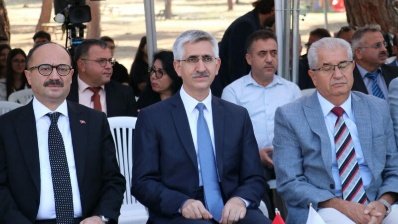 Milli Eğitim Bakan Yardımcısı Nazif Yılmaz, Bursa'nın Gürsu ilçesinde "İlk