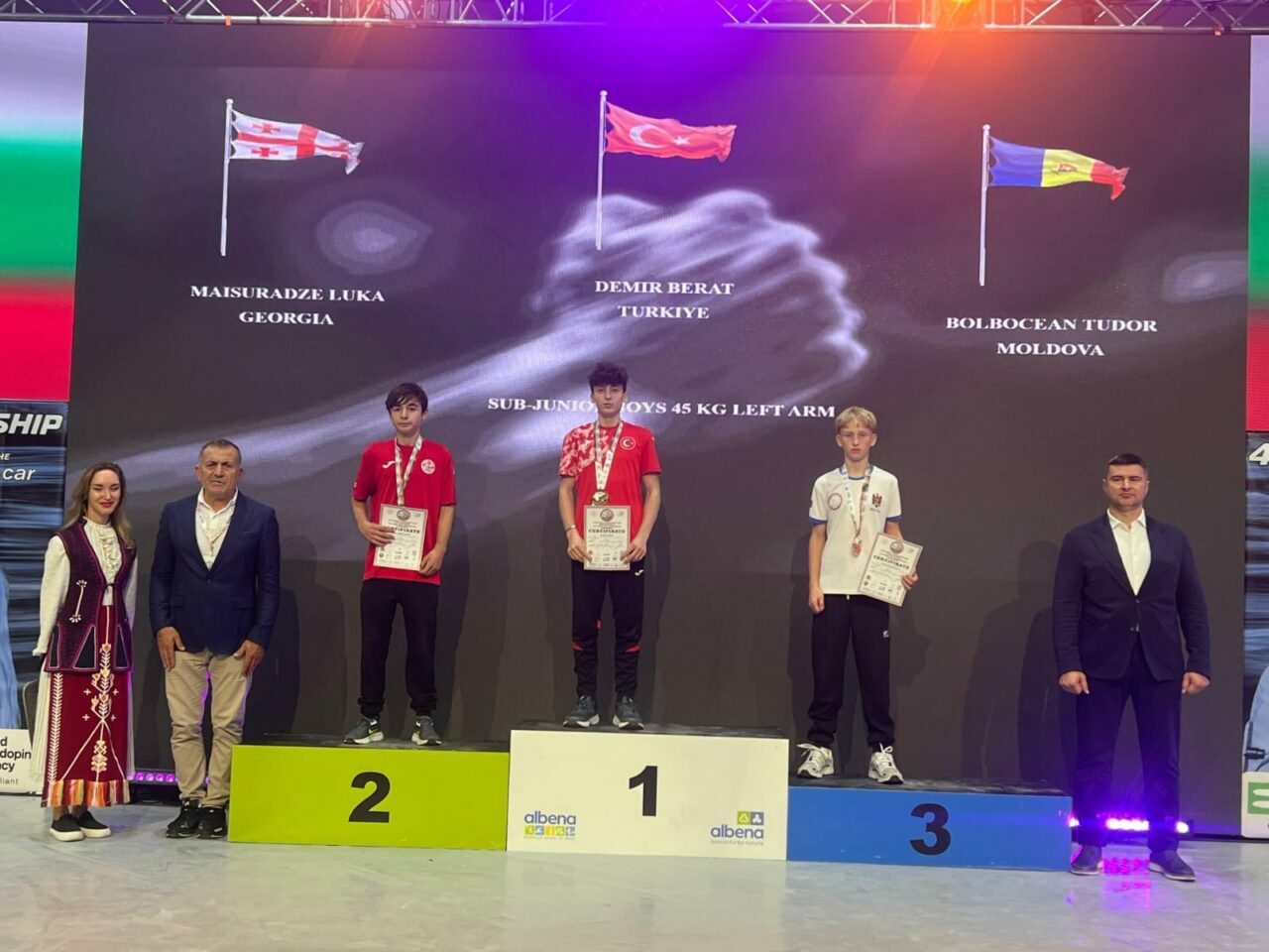 Öğretmeninin tavsiyesiyle başladı! Bursalı Berat dünya şampiyonu oldu