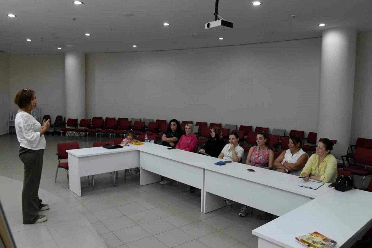 Osmangazi Belediyesi’nden velilere özel kitap atölyesi